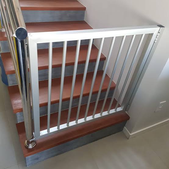 Portão Social em Alumínio e Ferro